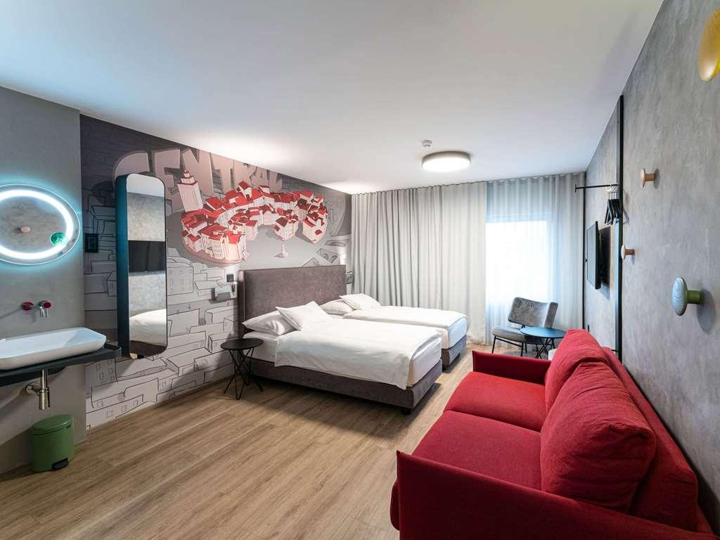 Отель Ibis Styles Ljubljana Centre Экстерьер фото