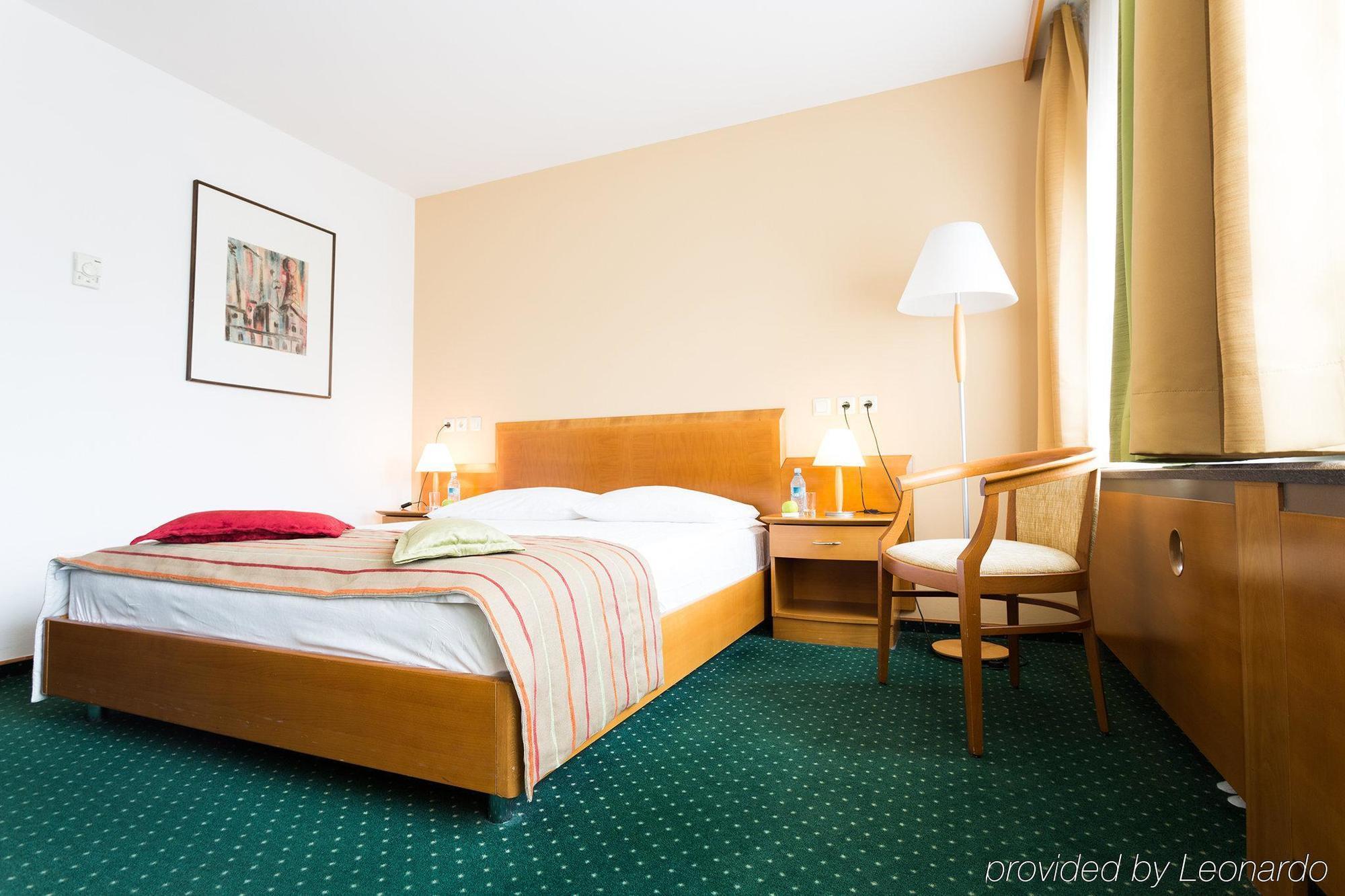 Отель Ibis Styles Ljubljana Centre Экстерьер фото